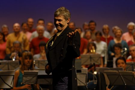 François Lemonnier aux commandes de l'Orchestre d'Harmonie de Coutances